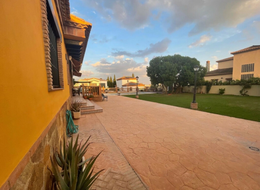 Resale - House -
Mijas Costa
