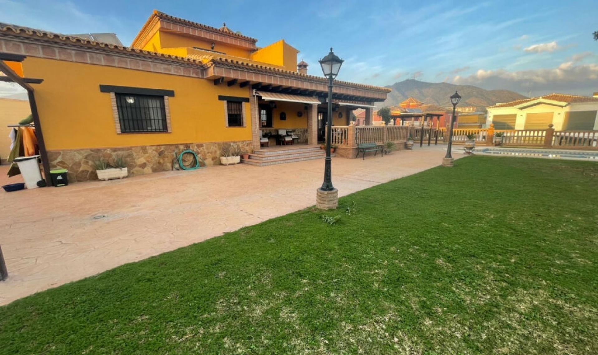 Resale - House -
Mijas Costa