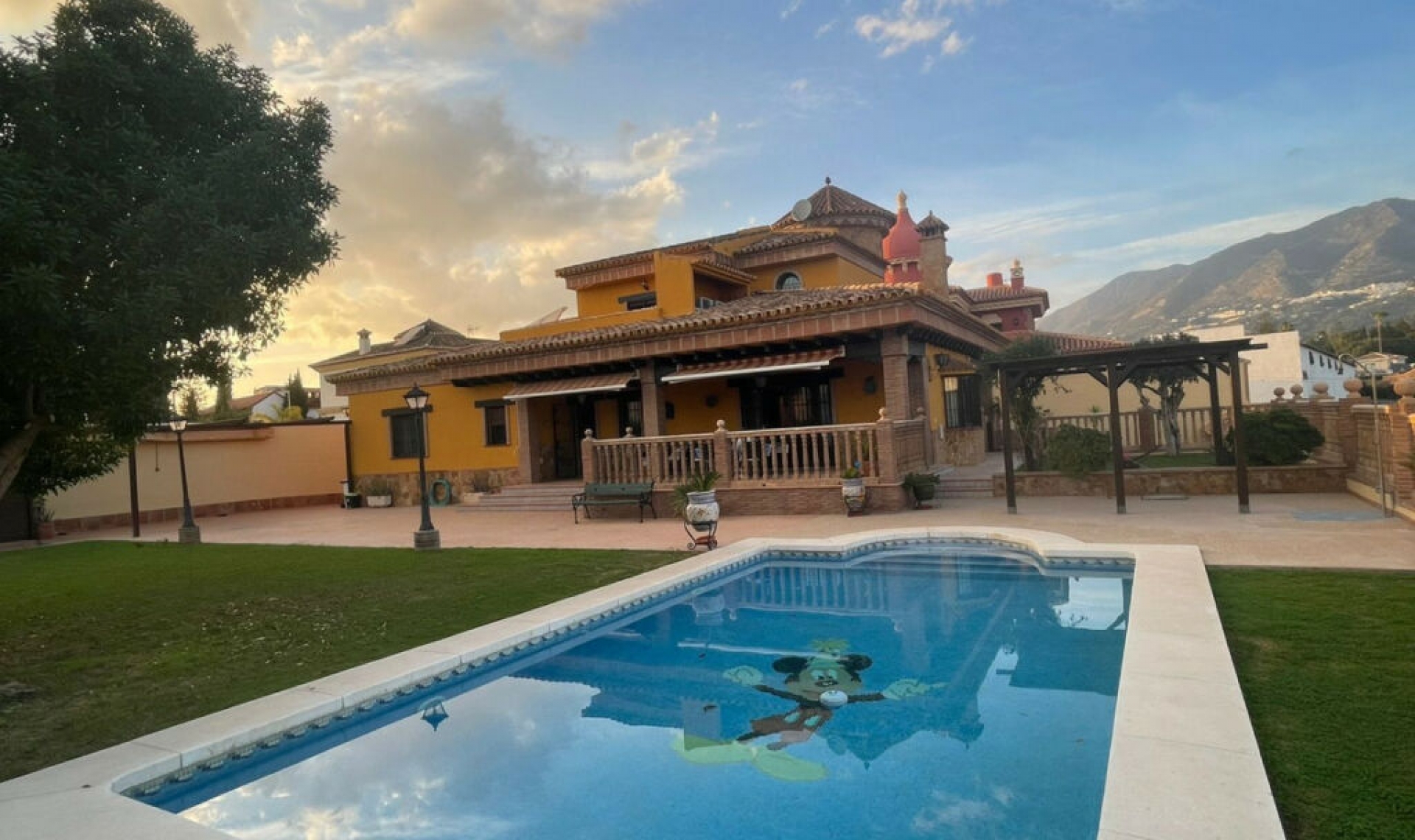 Resale - House -
Mijas Costa