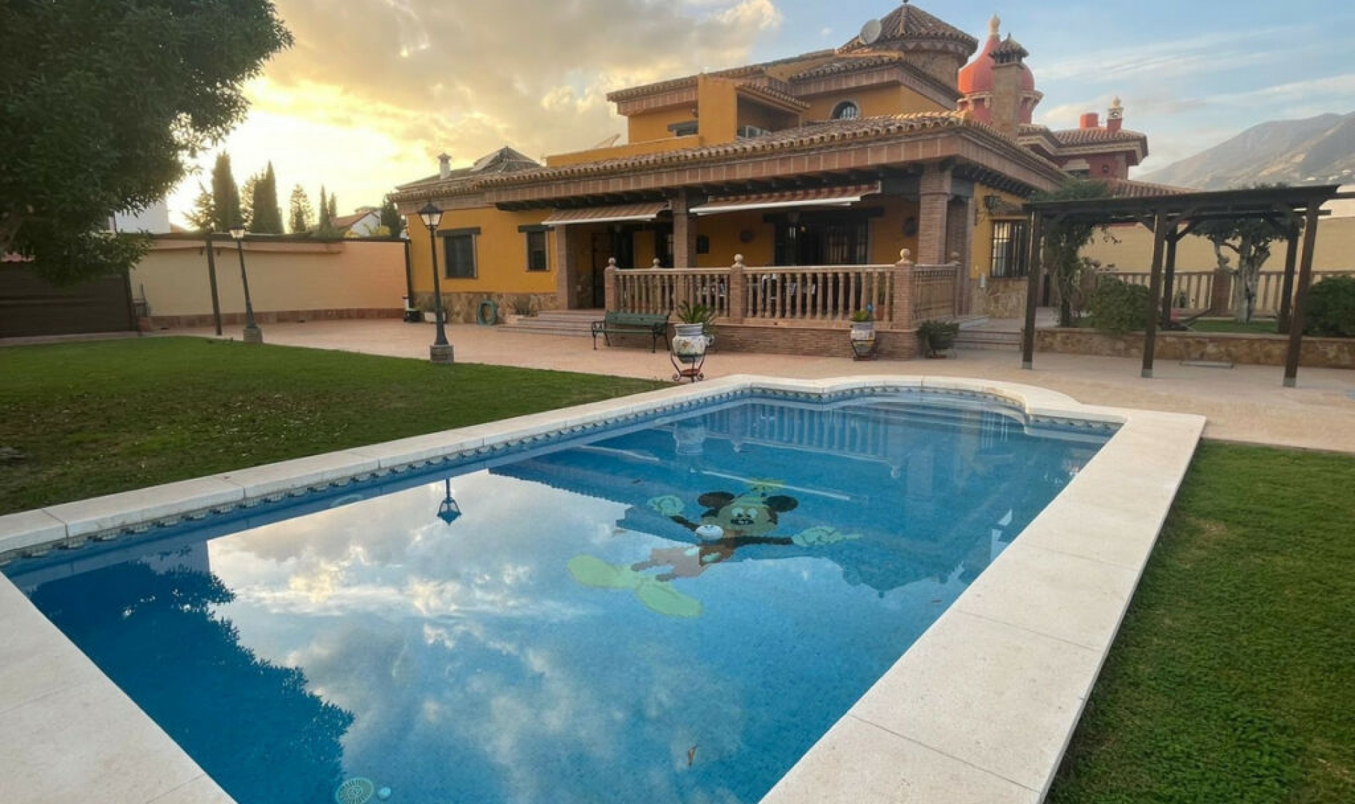 Resale - House -
Mijas Costa