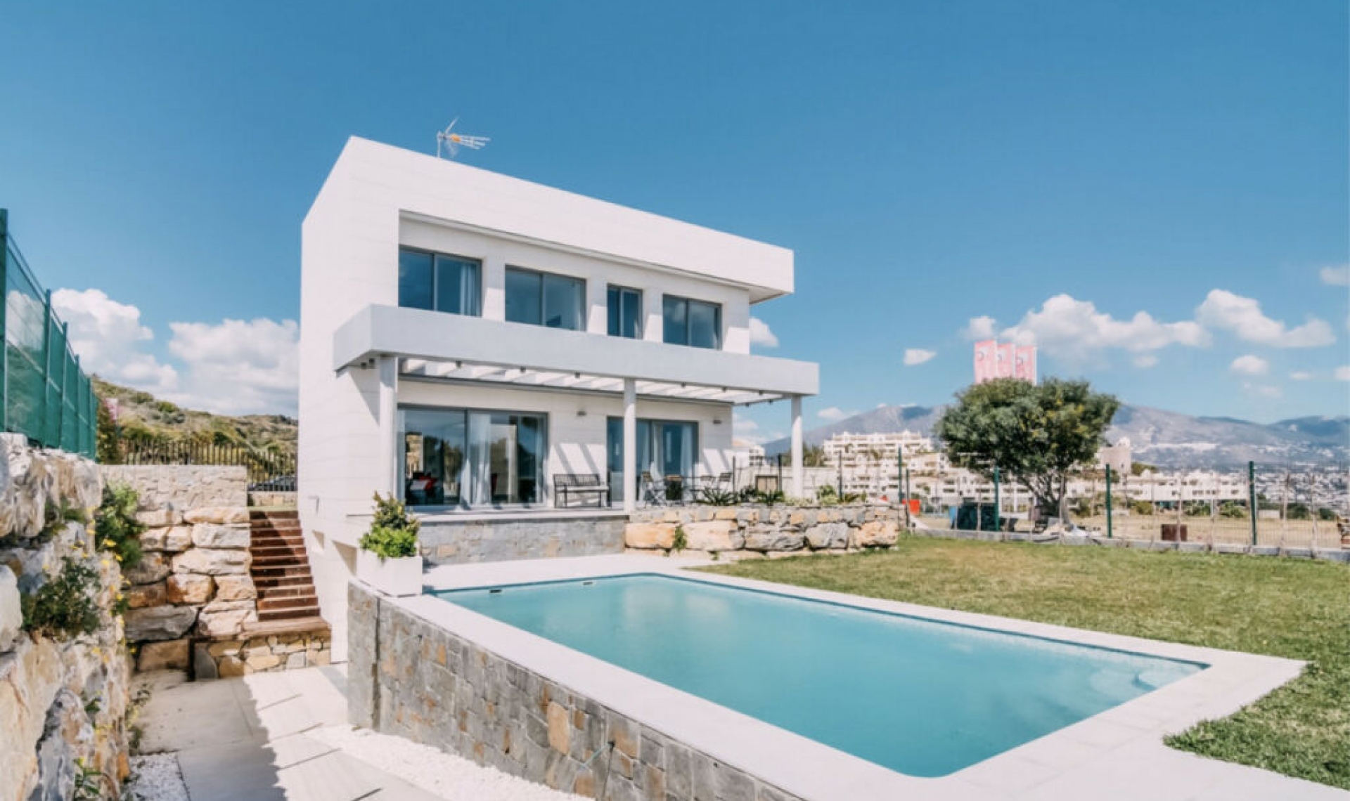 Resale - House -
Mijas Costa