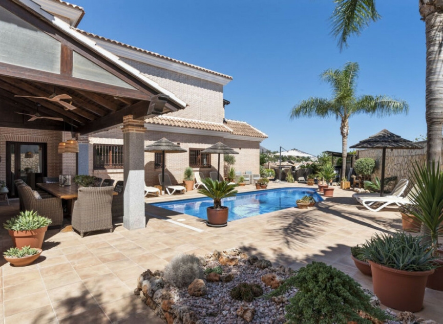 Resale - House -
Mijas Costa