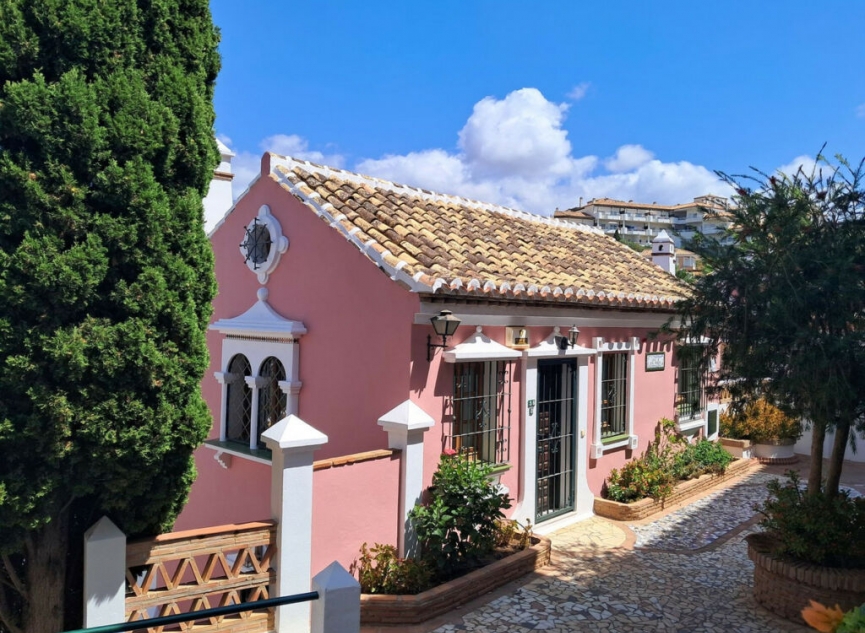 Resale - House -
Mijas Costa