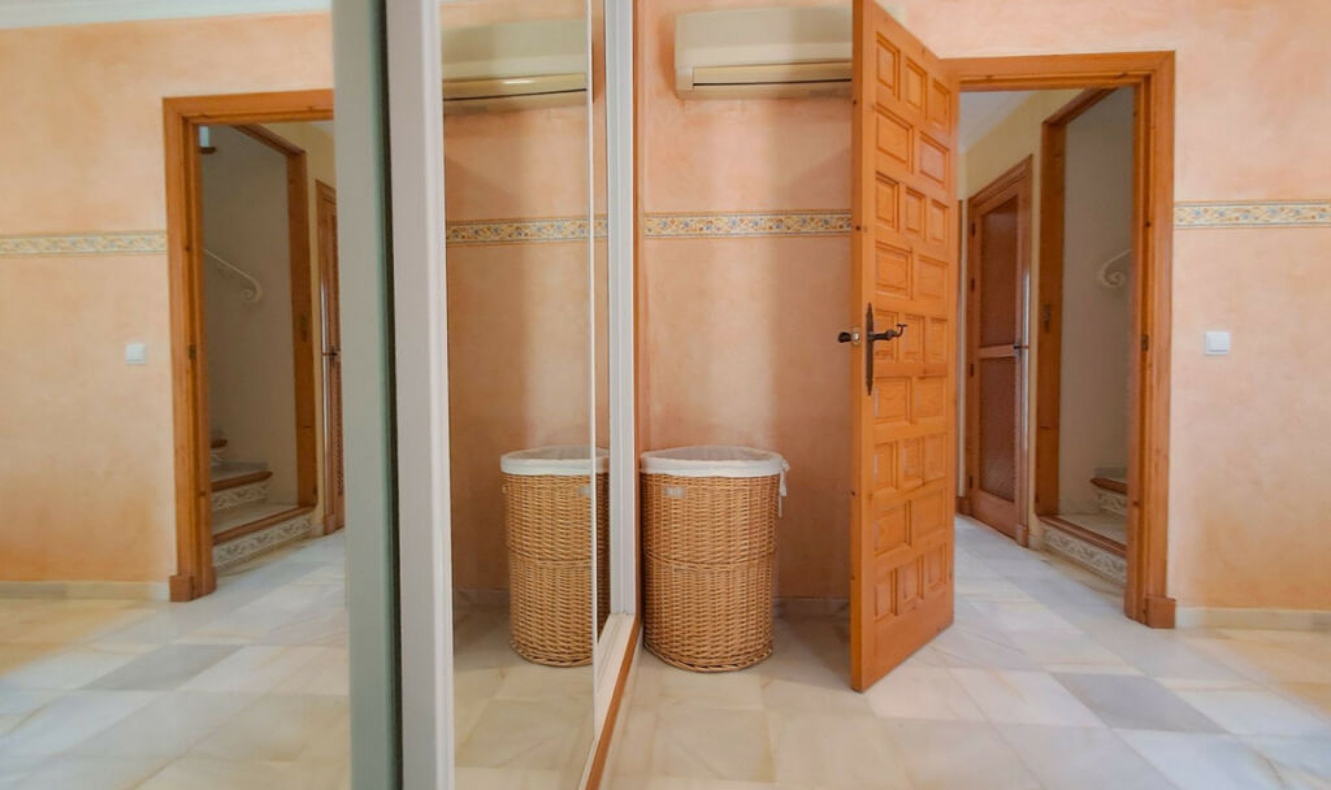 Resale - House -
Mijas Costa