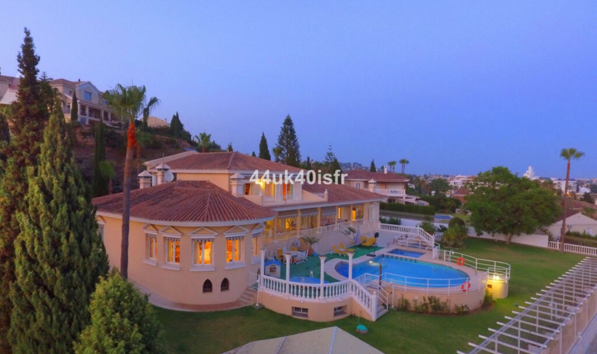 Resale - House -
Mijas Golf