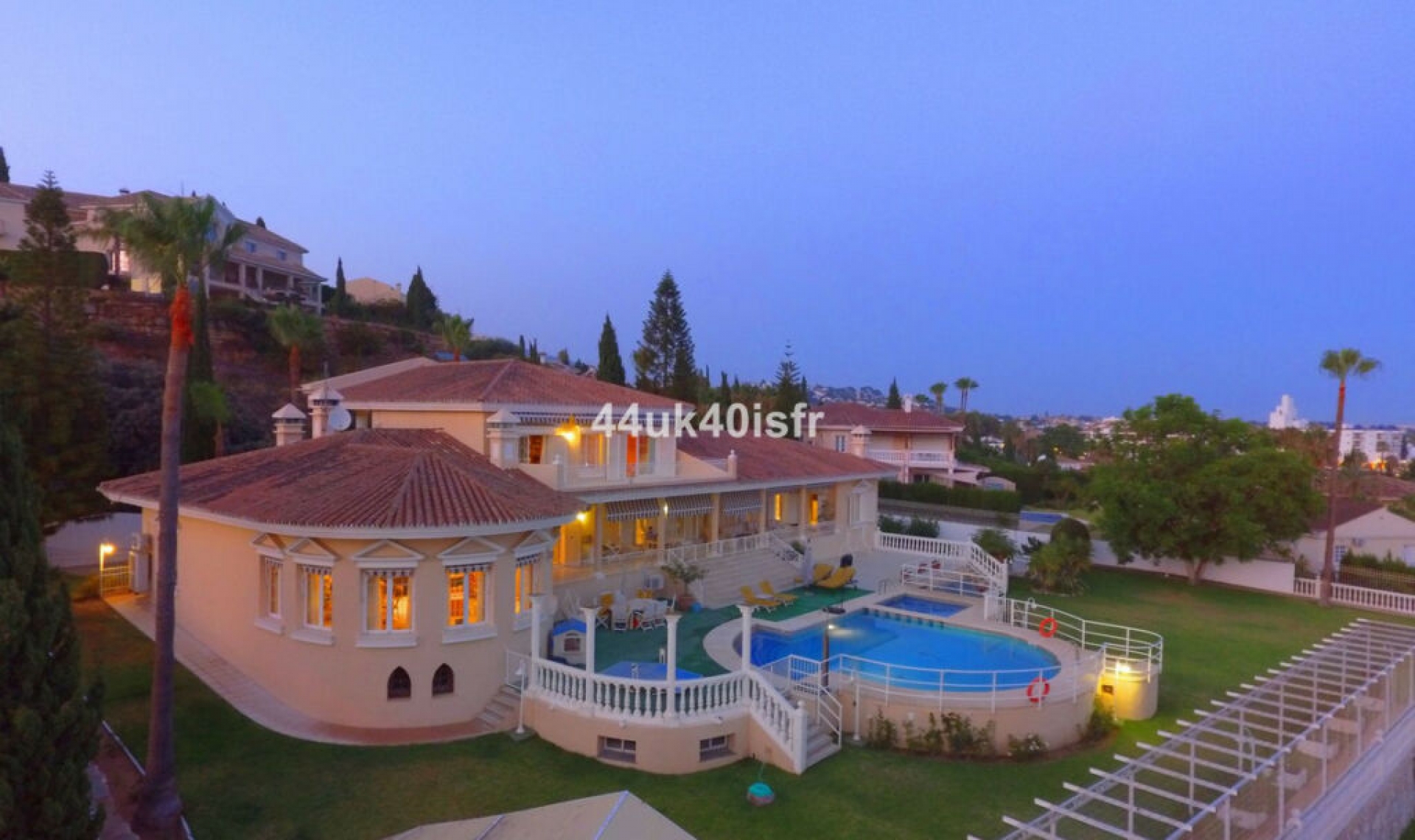 Resale - House -
Mijas Golf