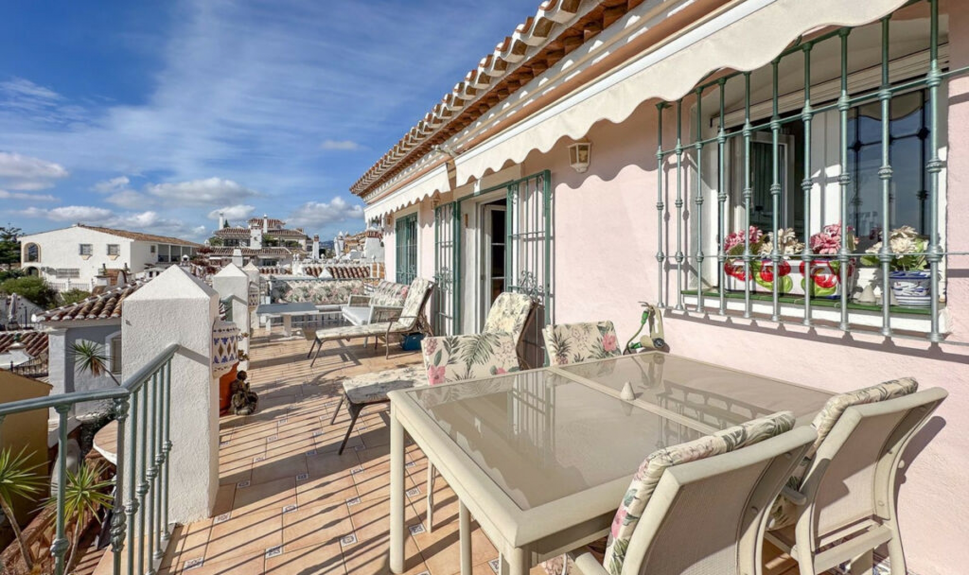 Resale - House -
Mijas Golf