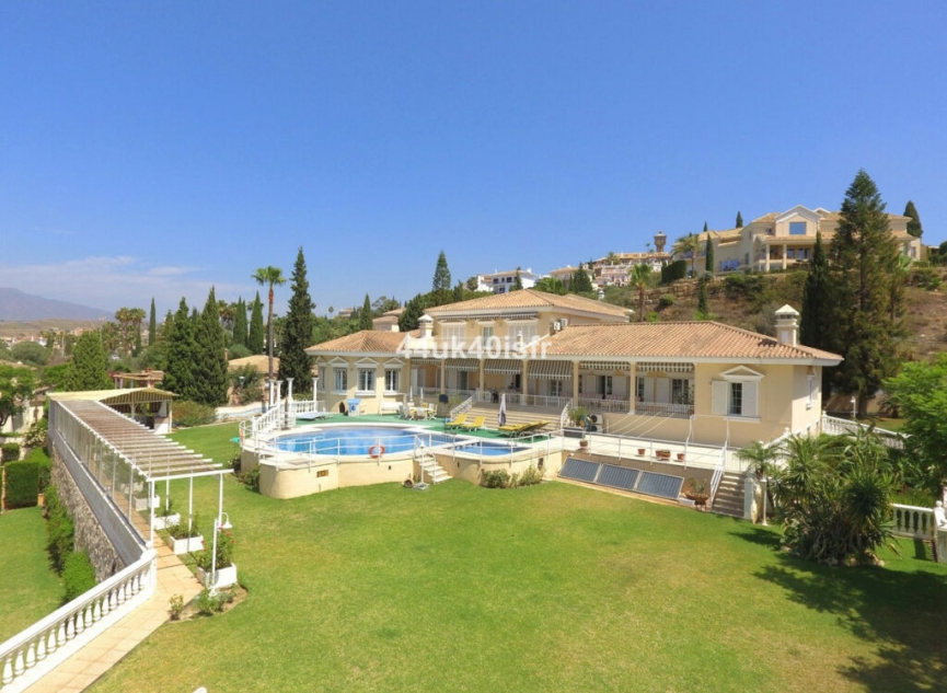 Resale - House -
Mijas Golf