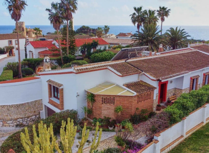 Resale - House -
Mijas