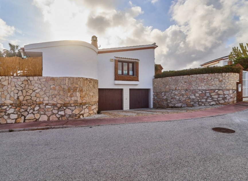 Resale - House -
Mijas