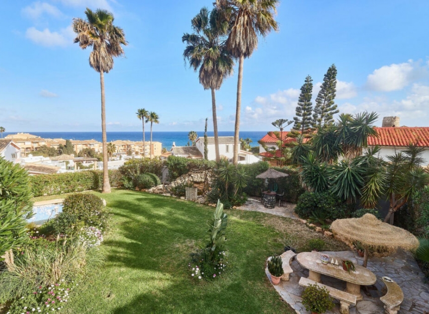Resale - House -
Mijas