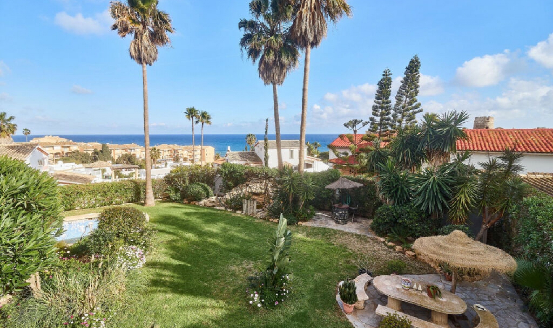 Resale - House -
Mijas