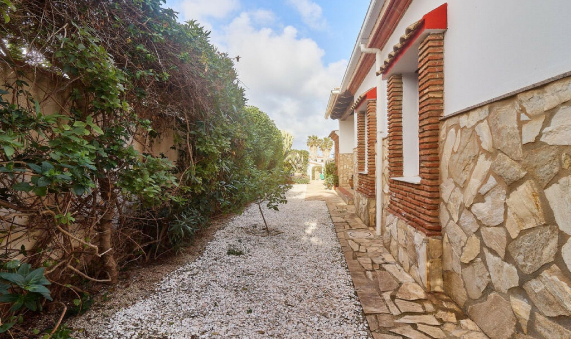 Resale - House -
Mijas