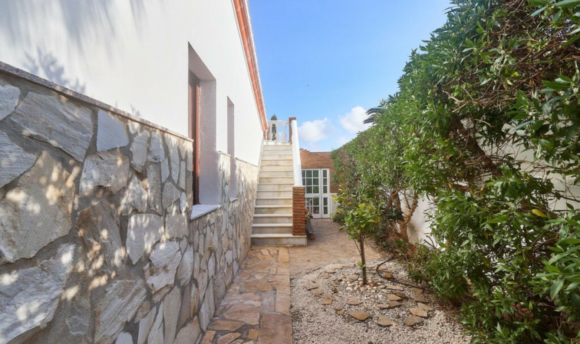 Resale - House -
Mijas
