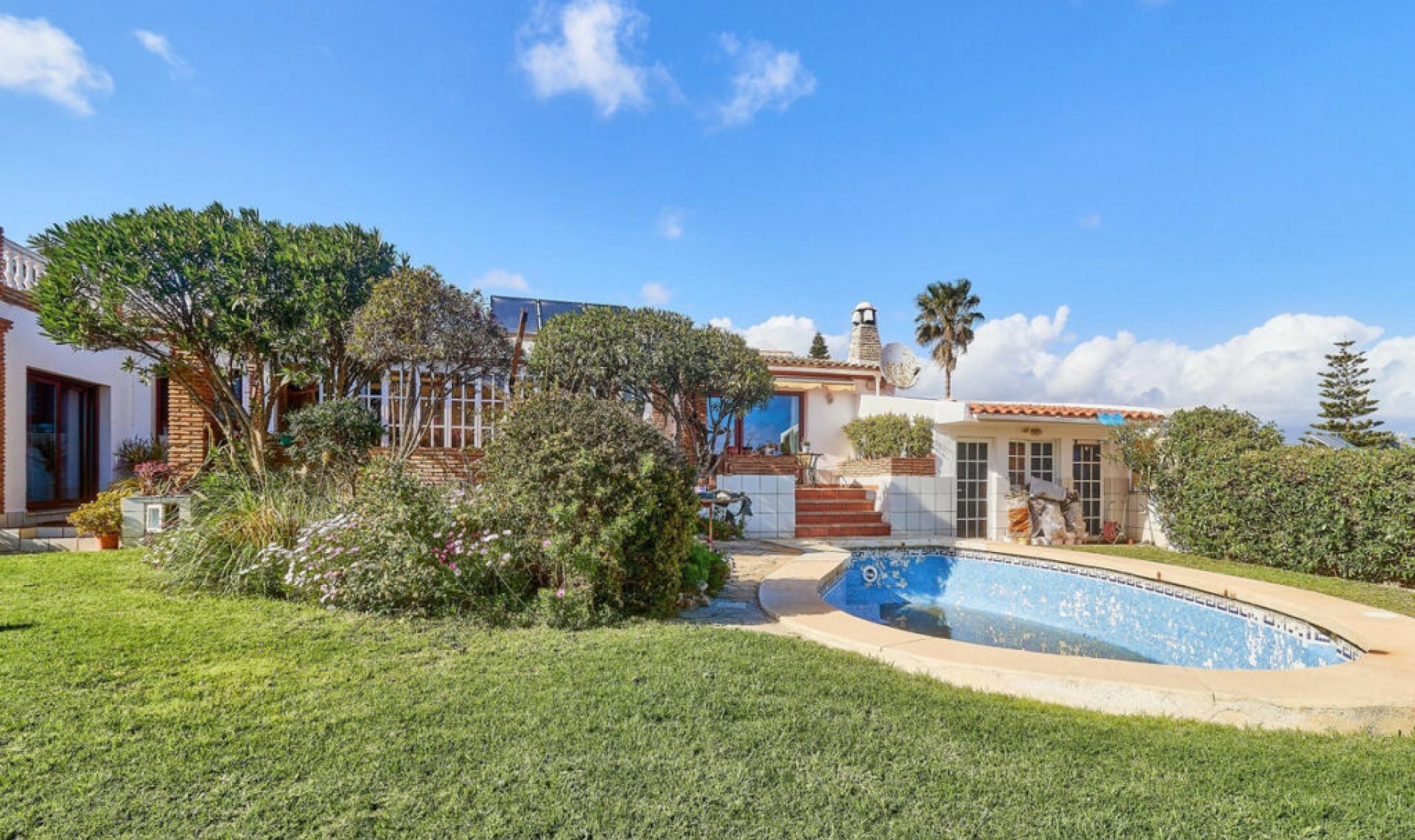 Resale - House -
Mijas