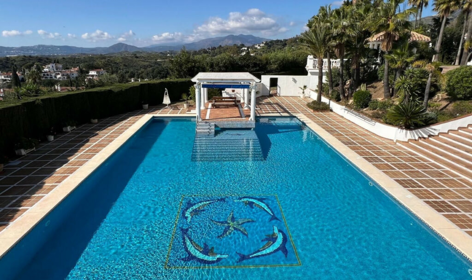 Resale - House -
Mijas