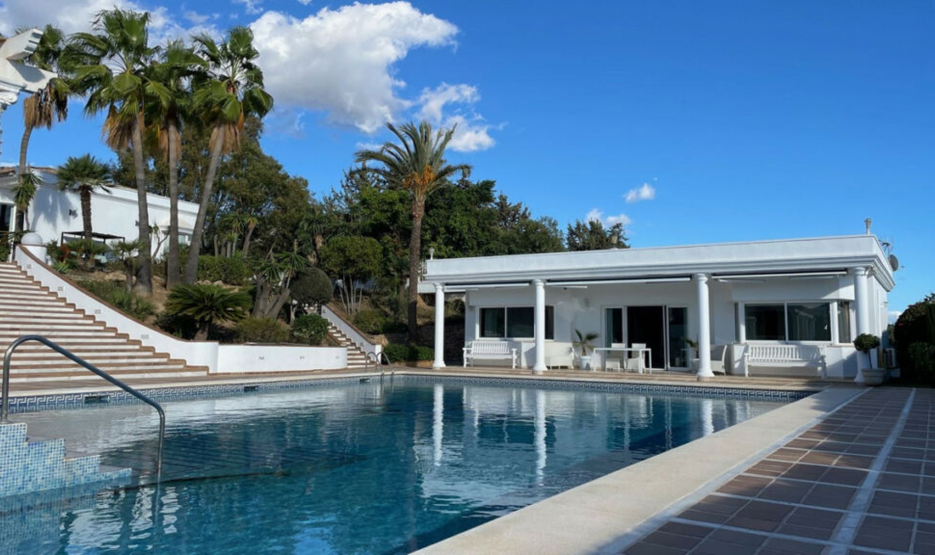 Resale - House -
Mijas