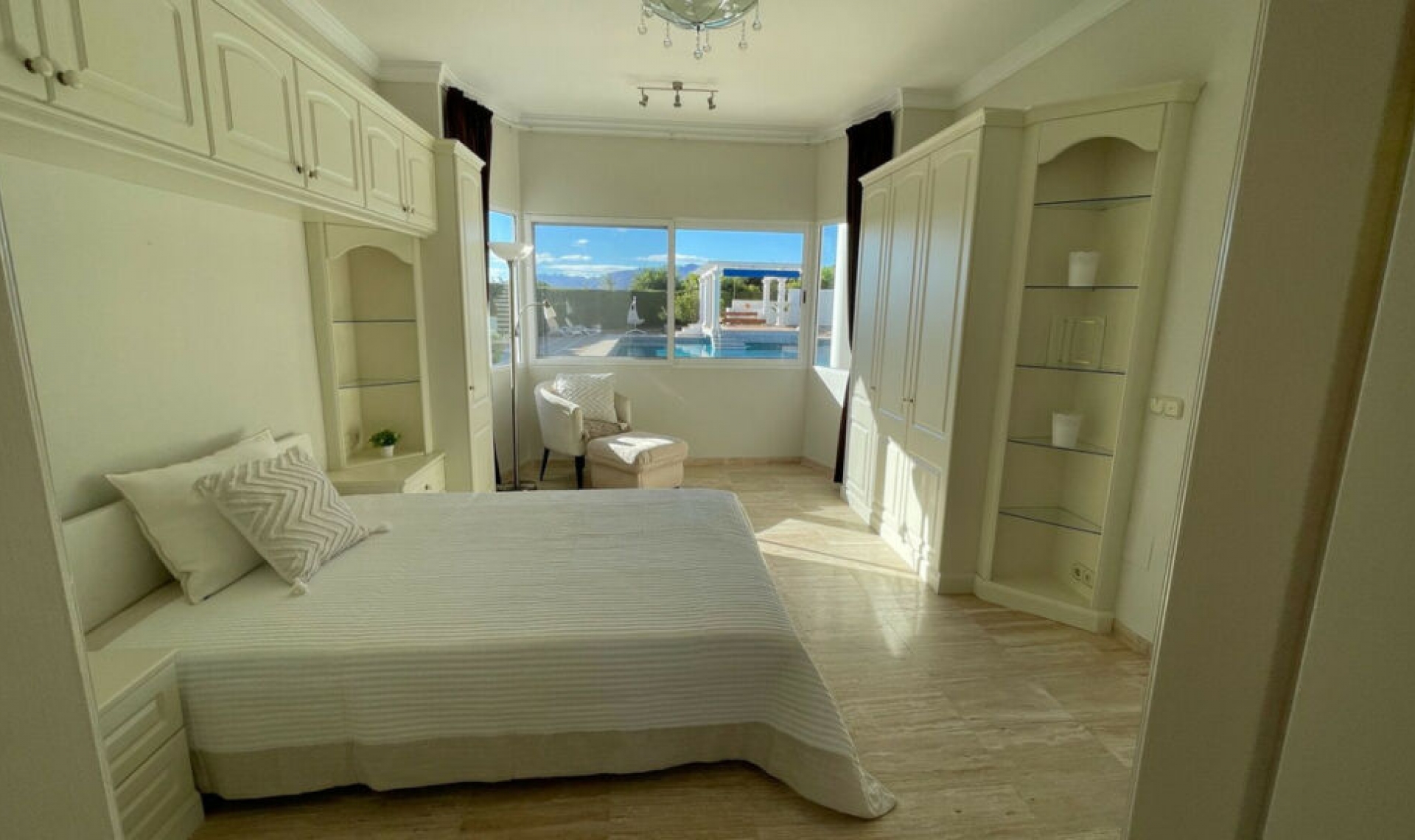 Resale - House -
Mijas