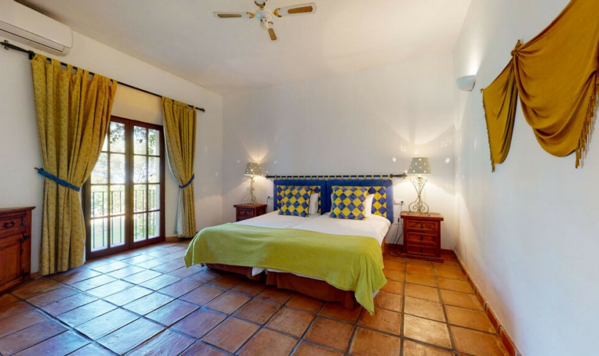 Resale - House -
Mijas