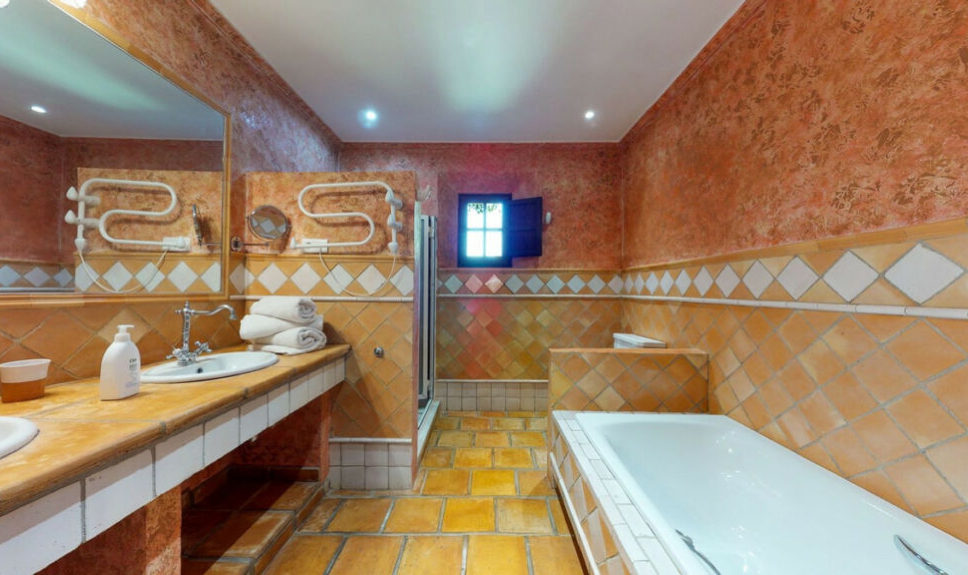 Resale - House -
Mijas