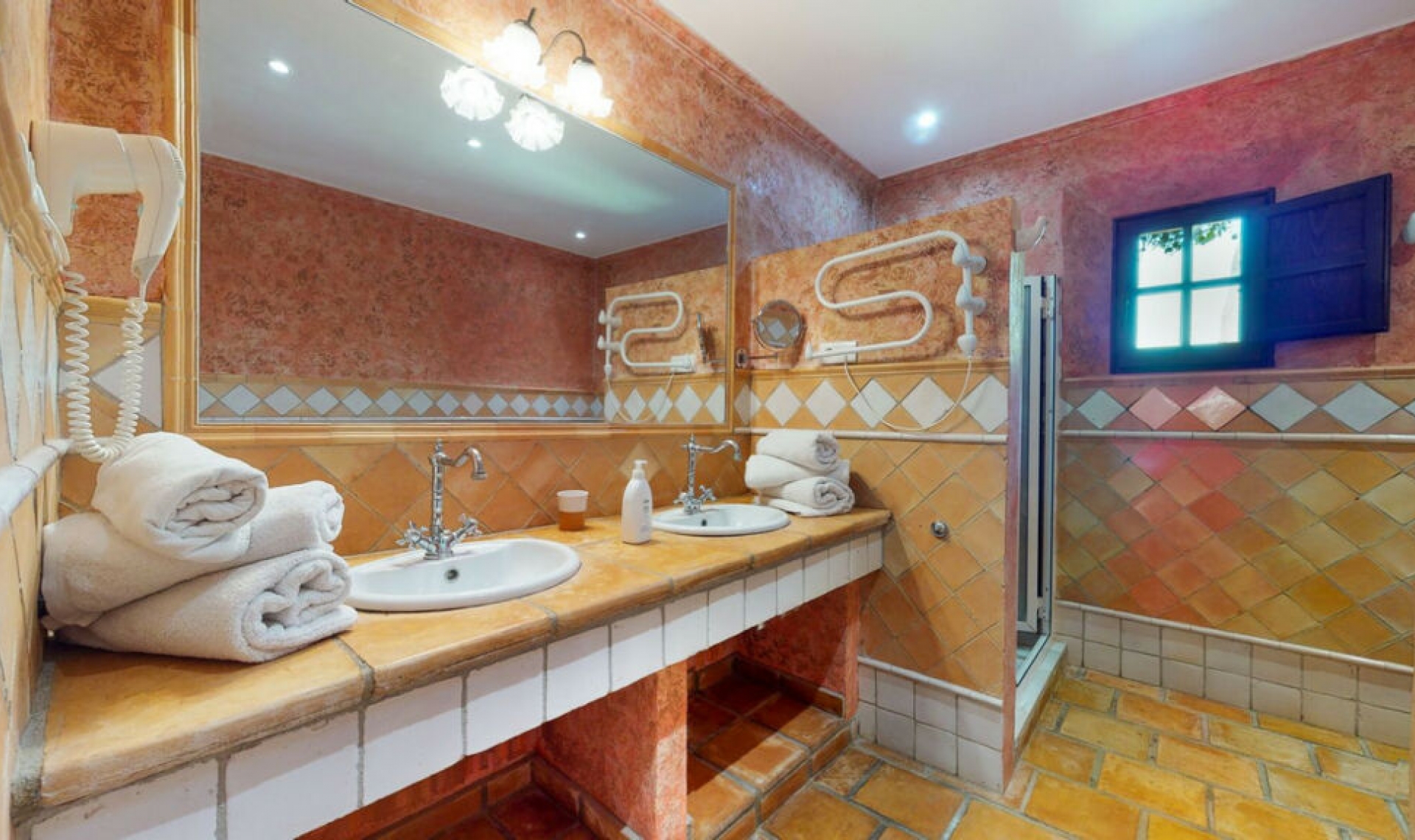 Resale - House -
Mijas