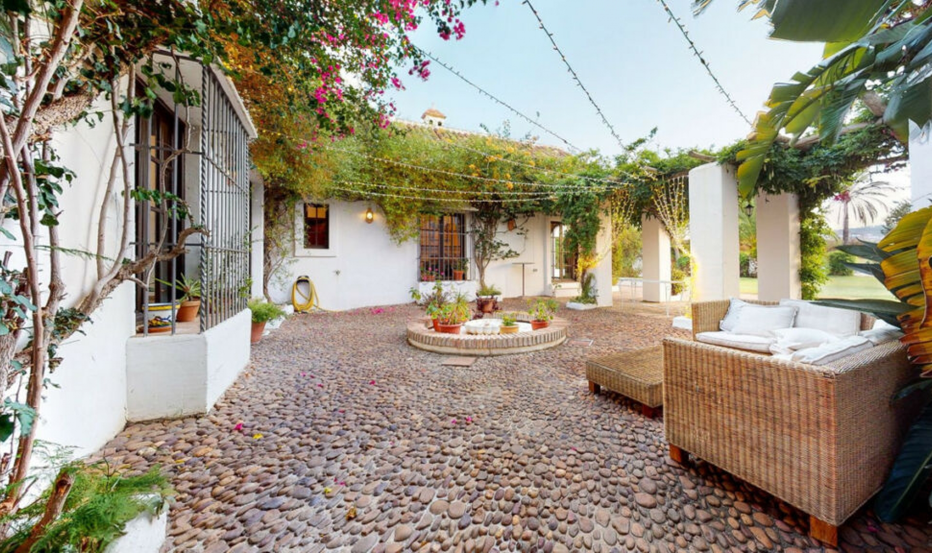Resale - House -
Mijas