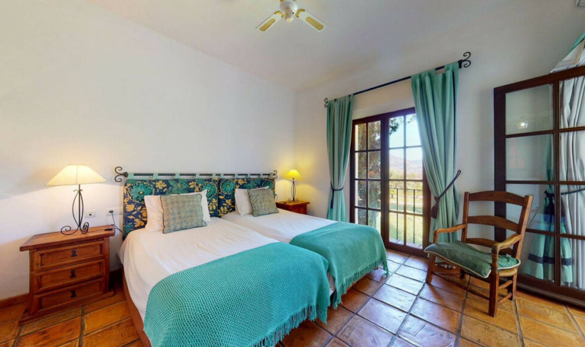 Resale - House -
Mijas