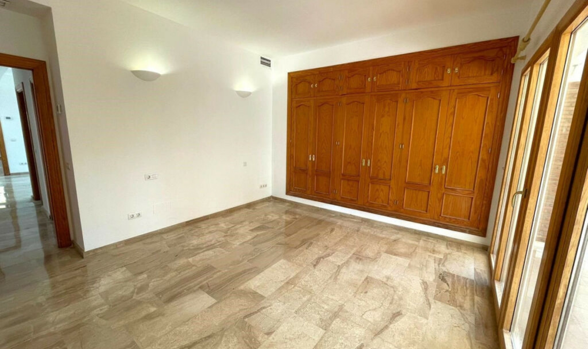 Resale - House -
Mijas