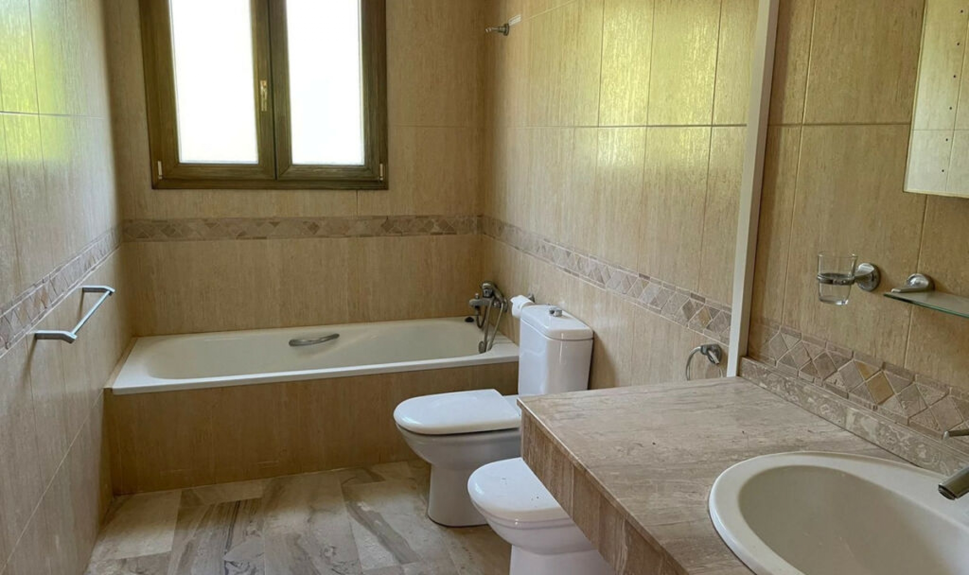 Resale - House -
Mijas