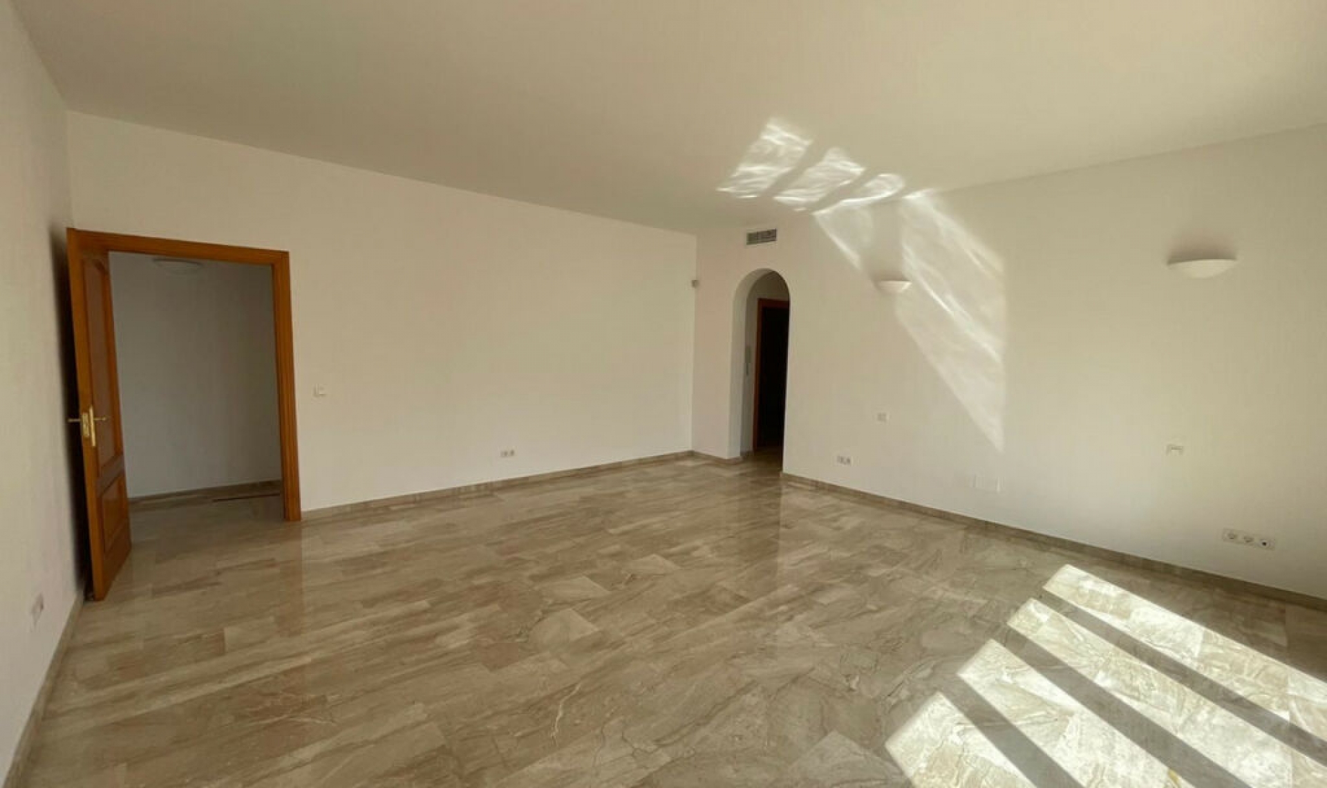 Resale - House -
Mijas