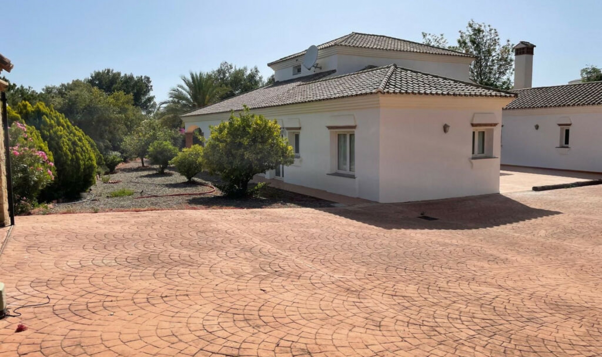 Resale - House -
Mijas