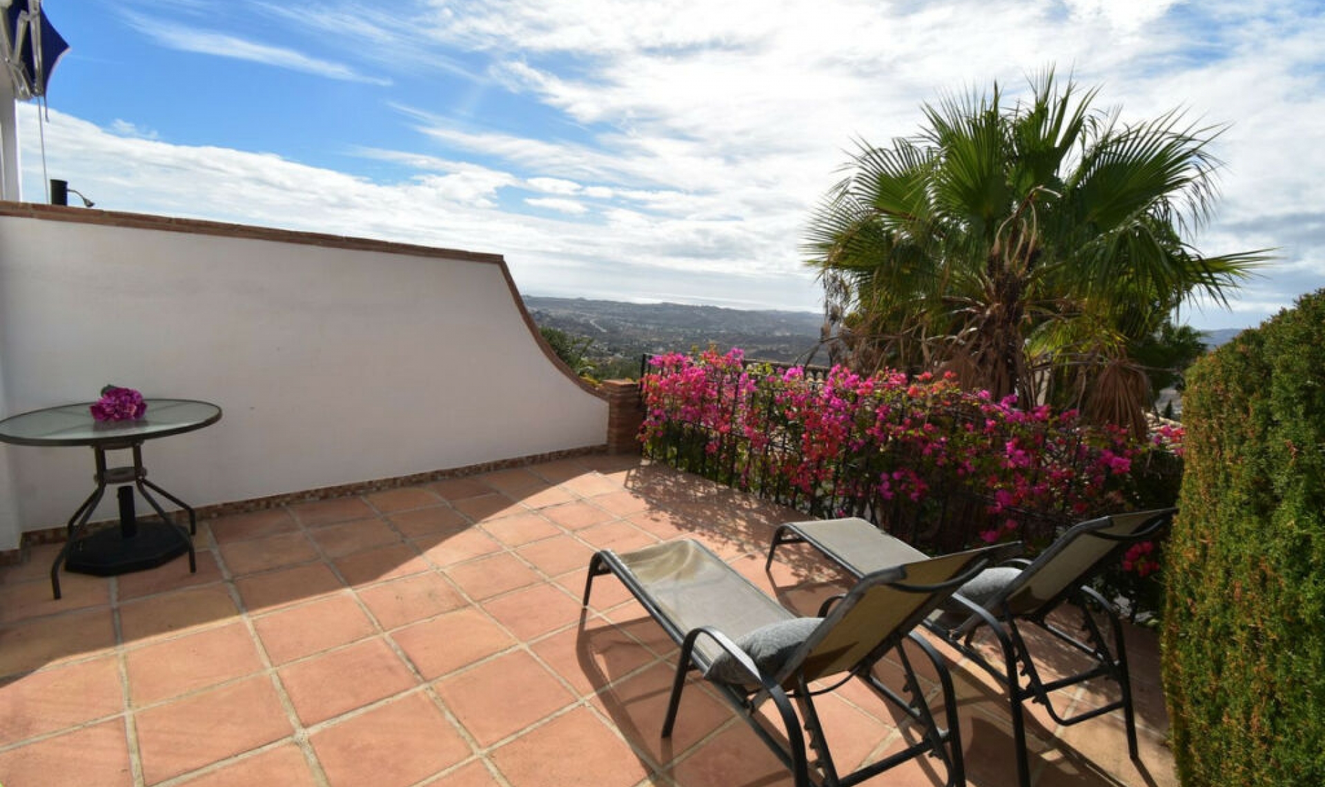 Resale - House -
Mijas