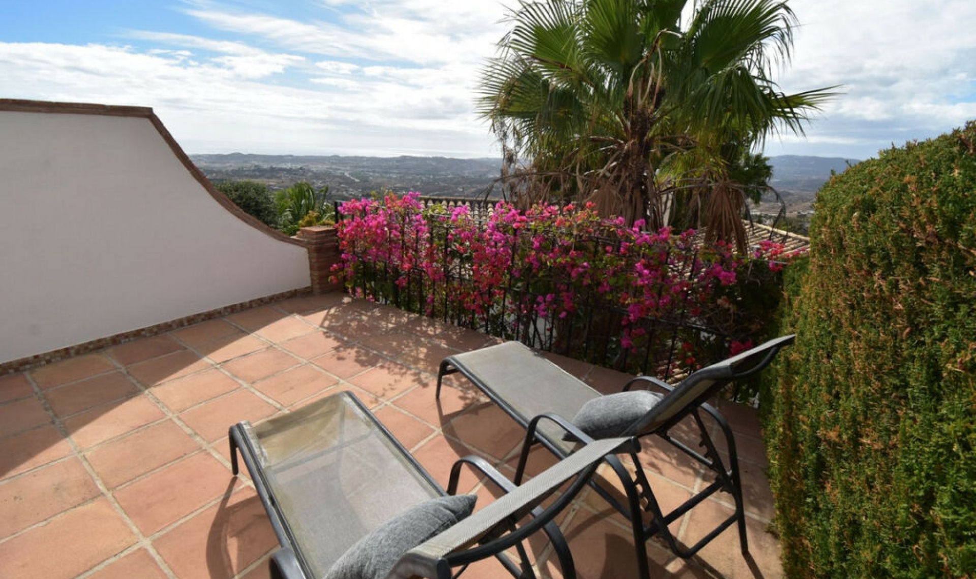 Resale - House -
Mijas