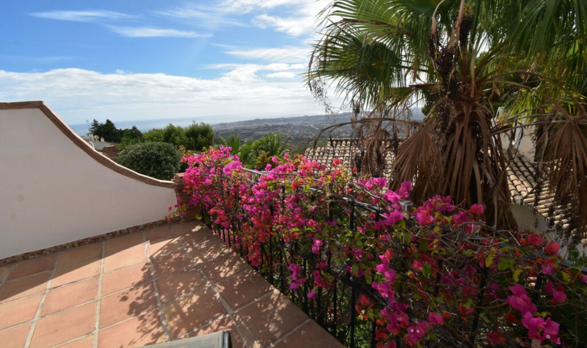 Resale - House -
Mijas