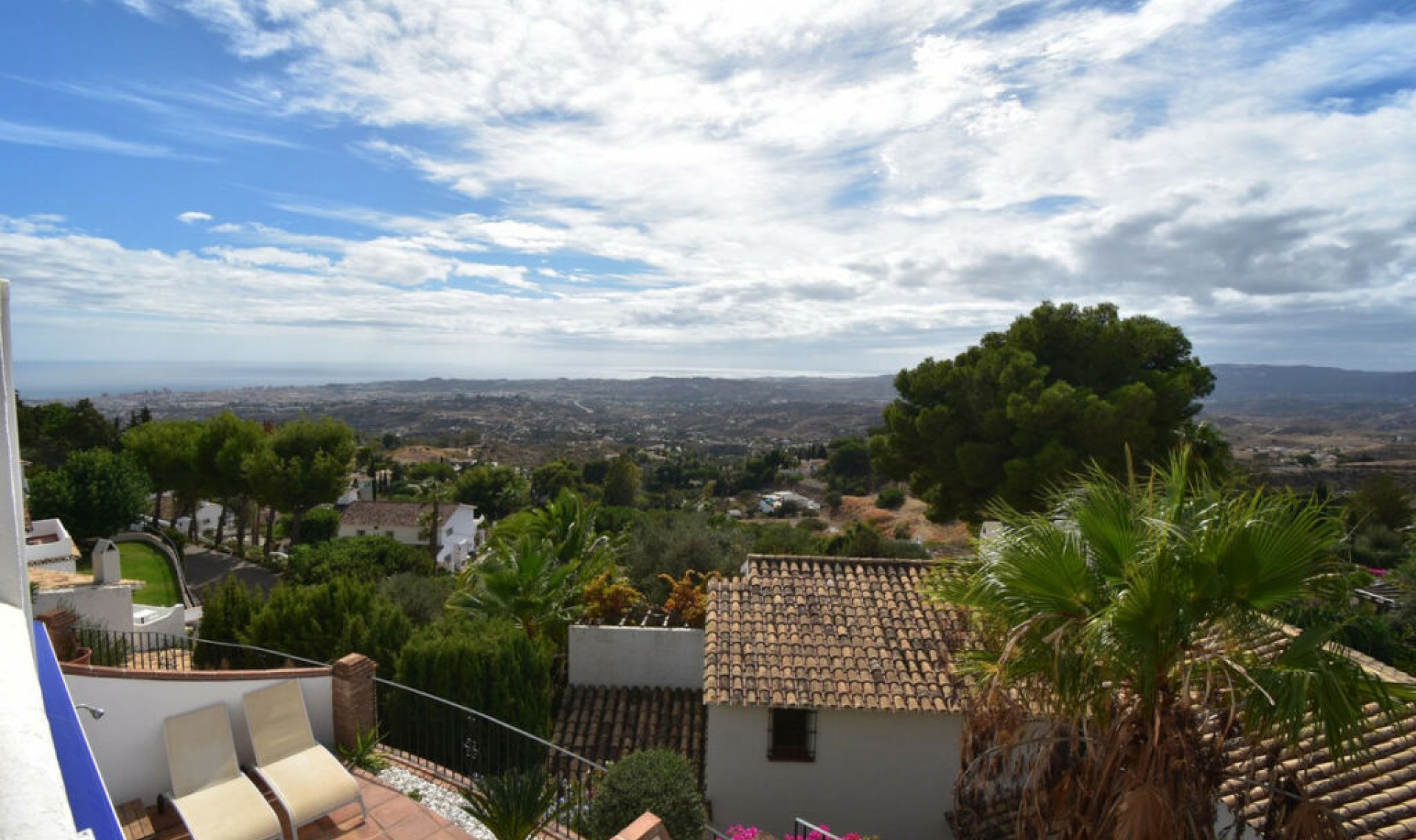Resale - House -
Mijas