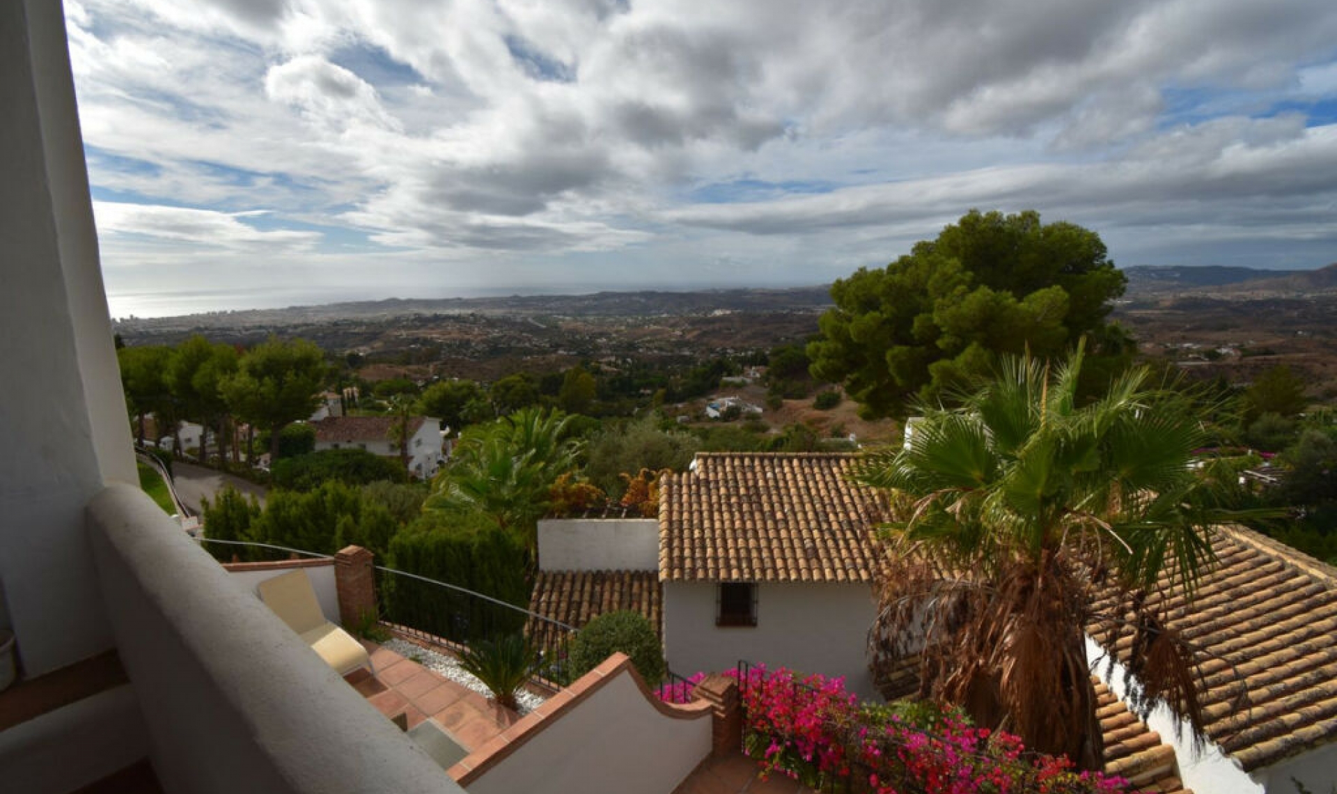 Resale - House -
Mijas
