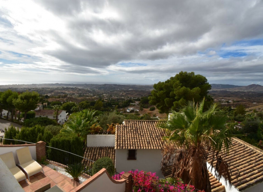 Resale - House -
Mijas