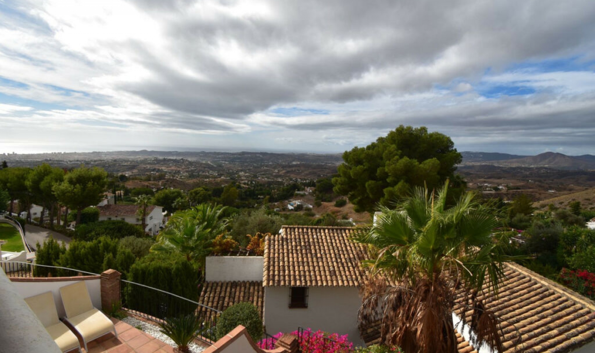 Resale - House -
Mijas