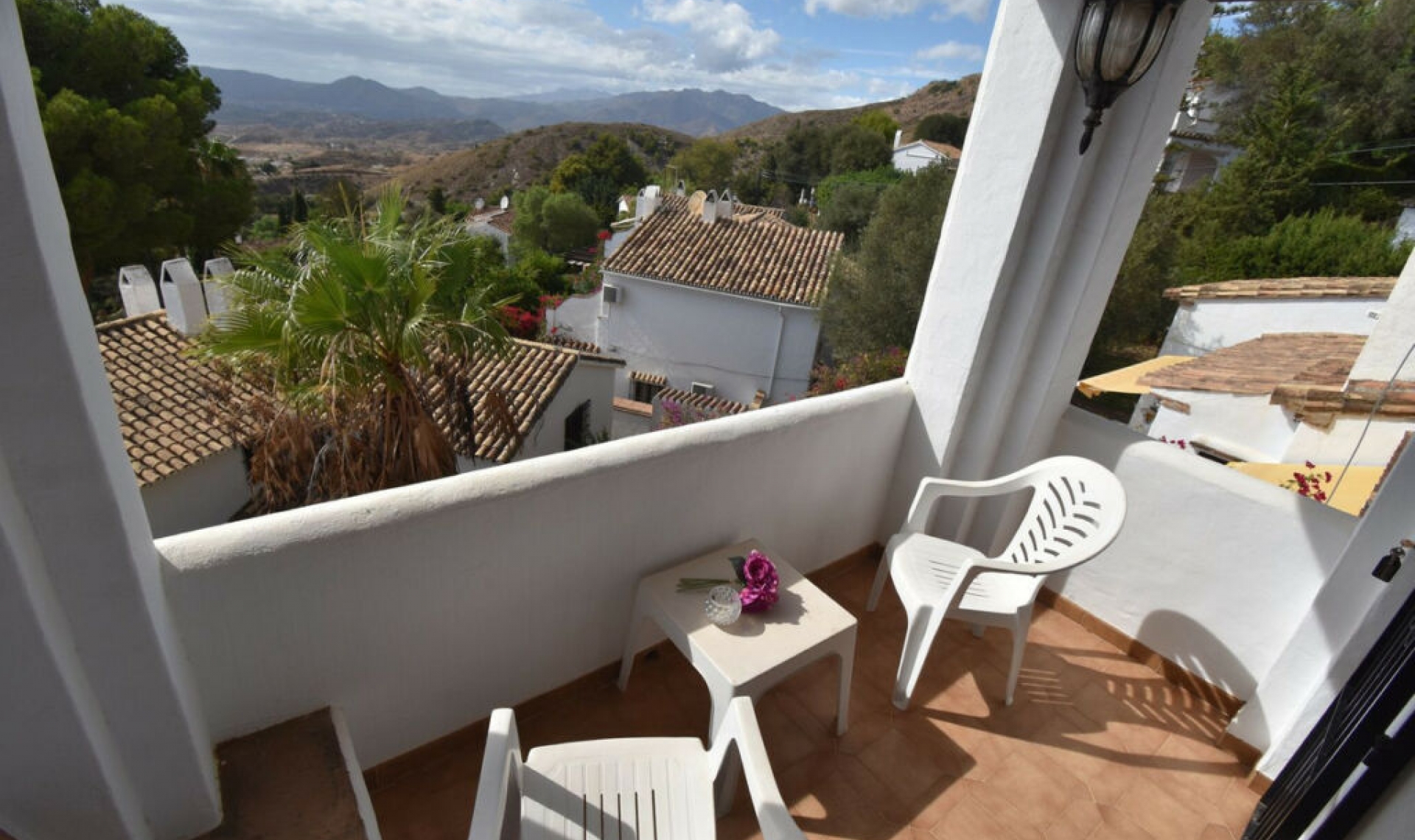 Resale - House -
Mijas