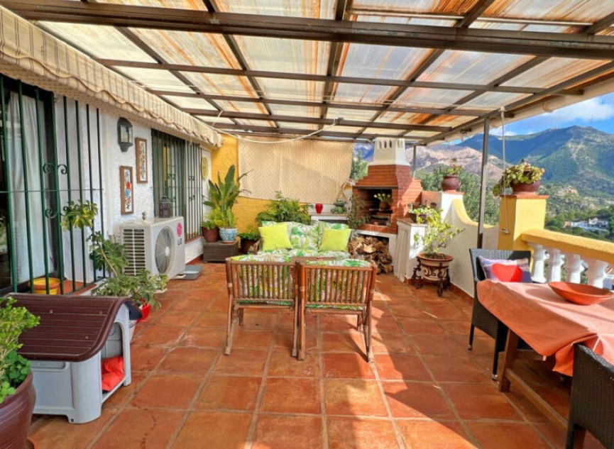 Resale - House -
Mijas