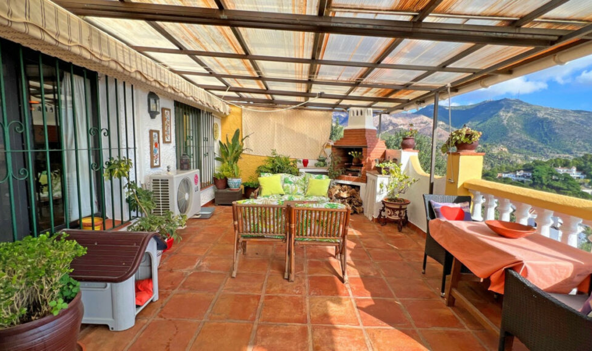 Resale - House -
Mijas