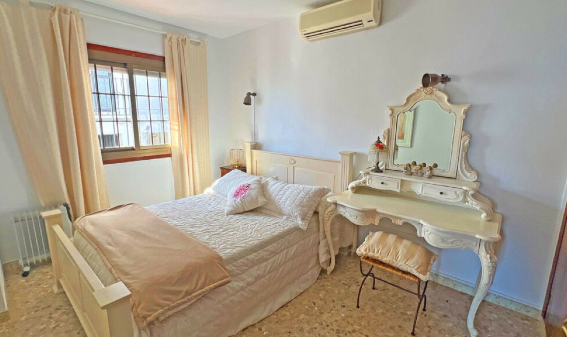 Resale - House -
Mijas