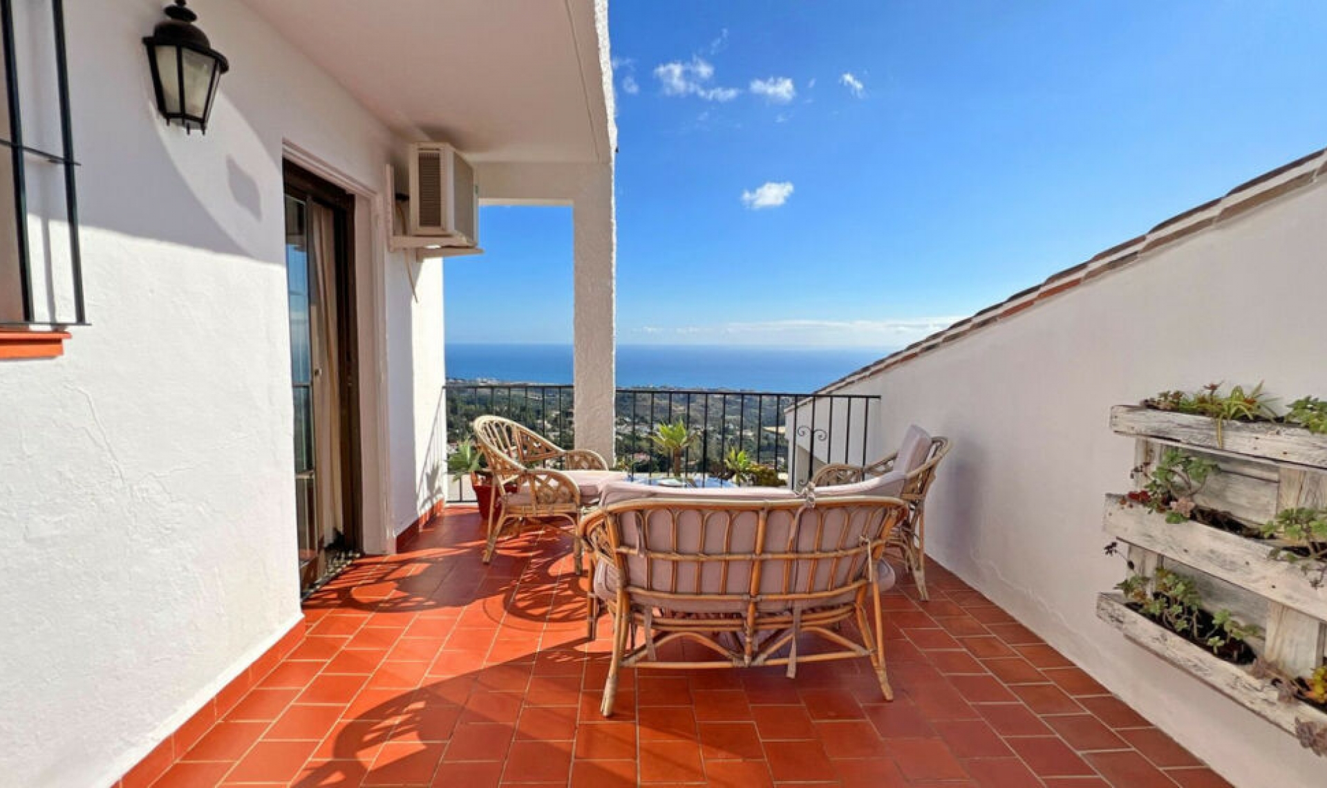 Resale - House -
Mijas
