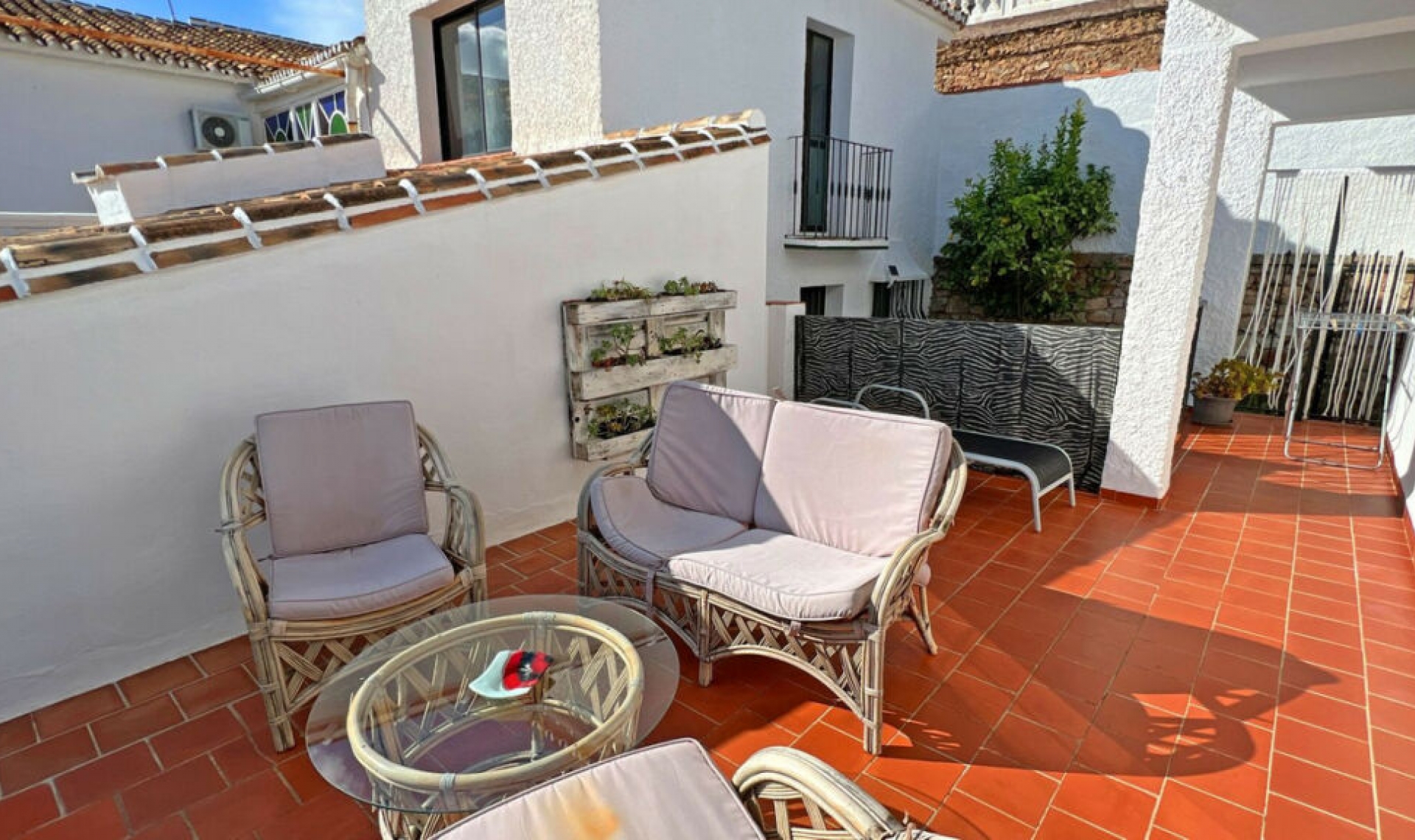 Resale - House -
Mijas