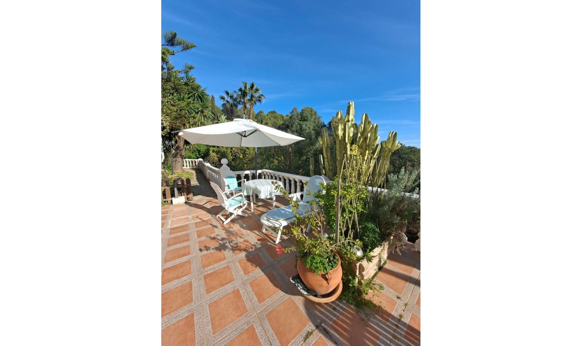 Resale - House -
Mijas