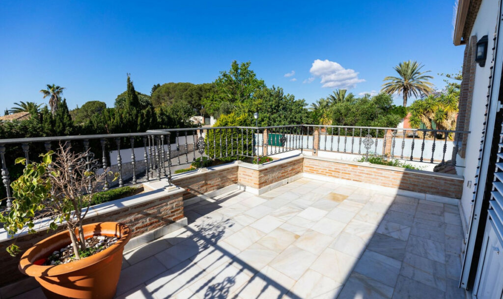 Resale - House -
Mijas