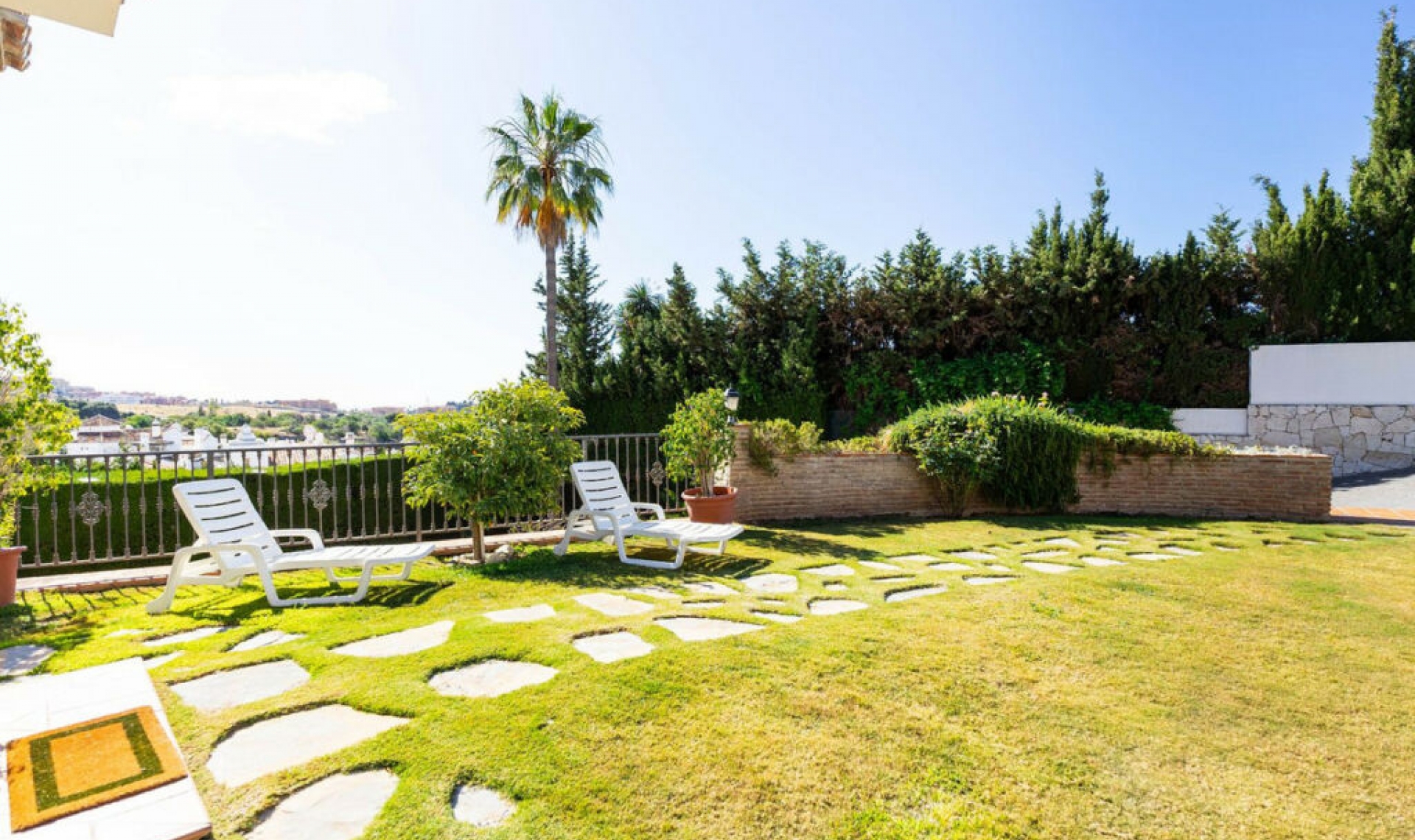 Resale - House -
Mijas