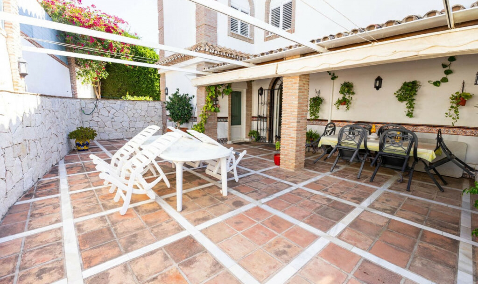 Resale - House -
Mijas
