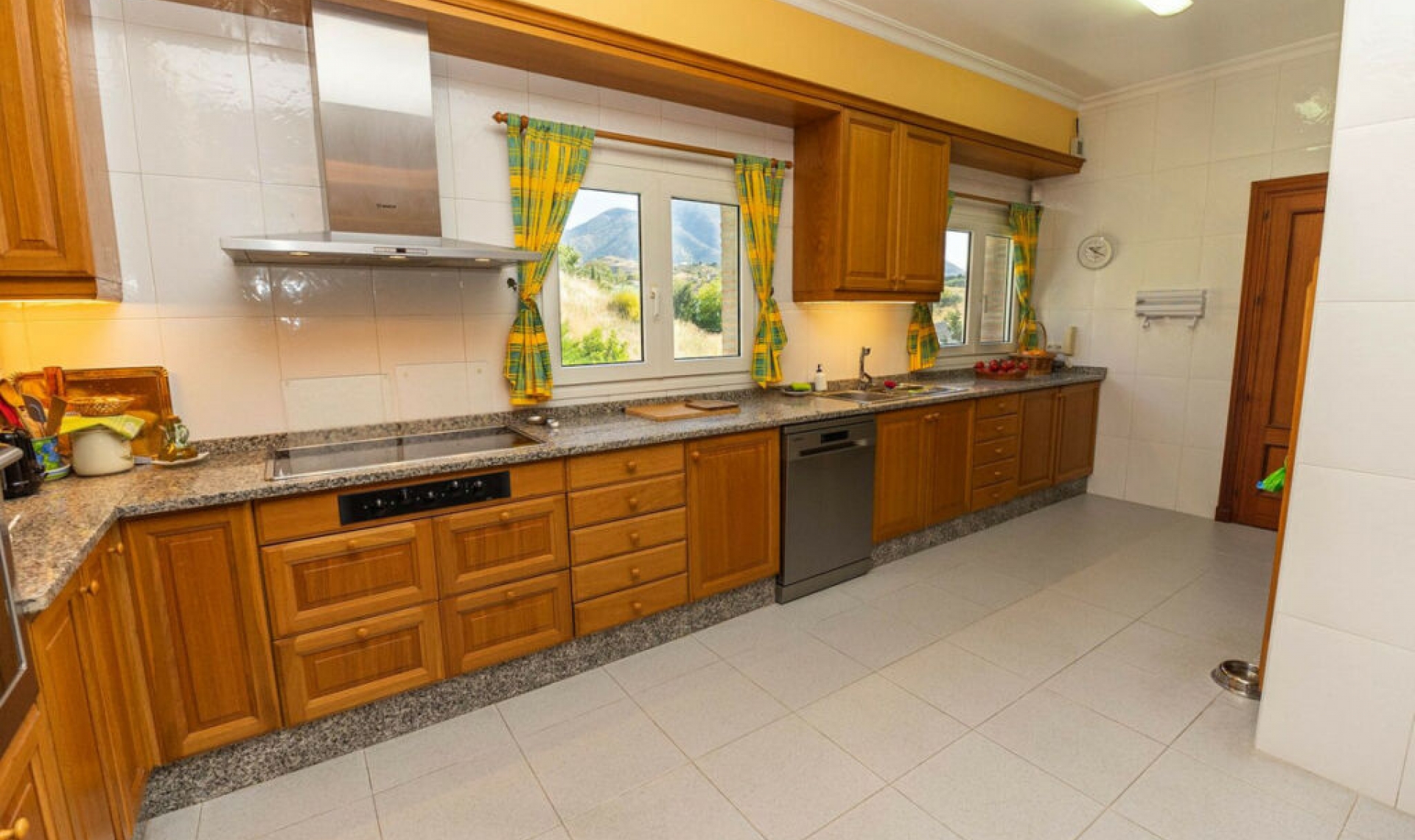 Resale - House -
Mijas