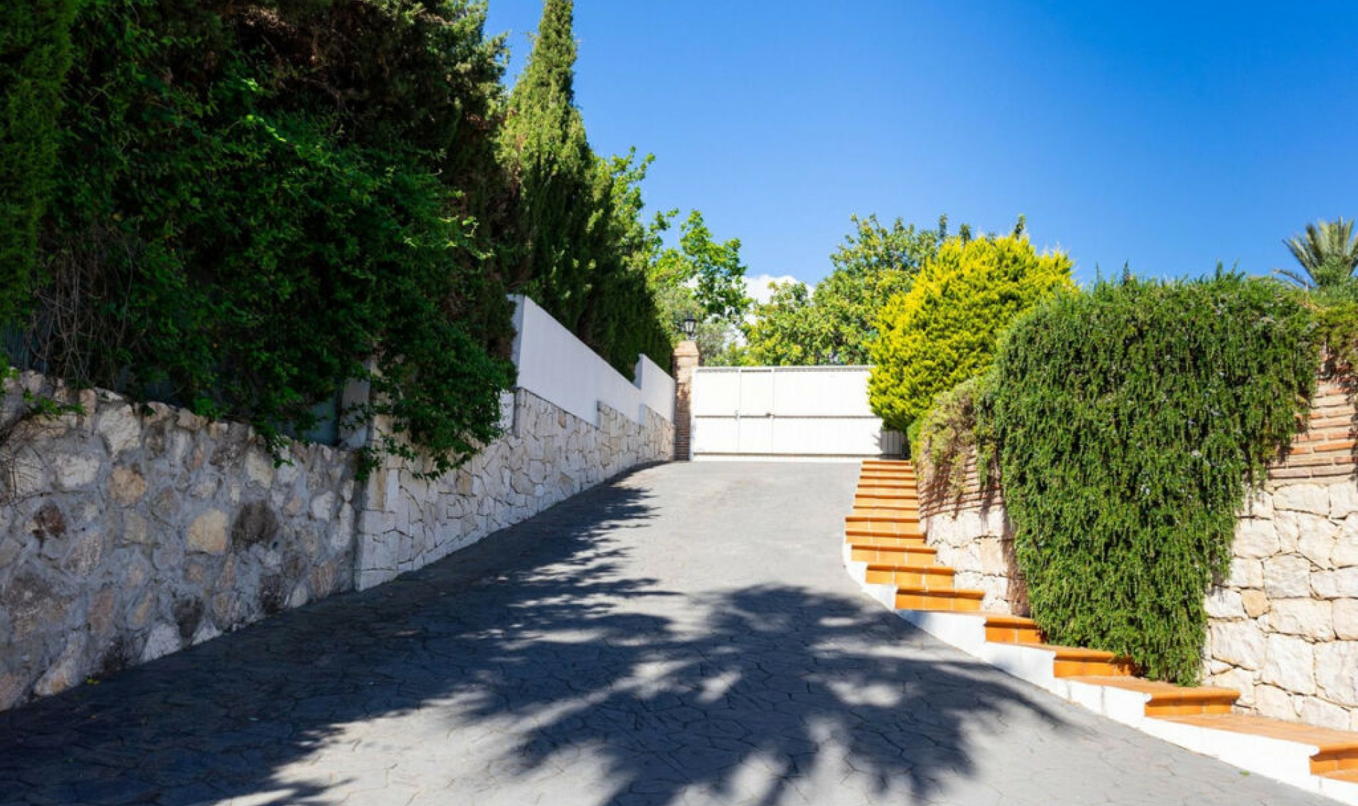 Resale - House -
Mijas